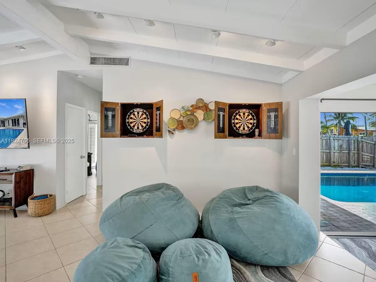 2525 Gulfstream Ln 2525 photo 6