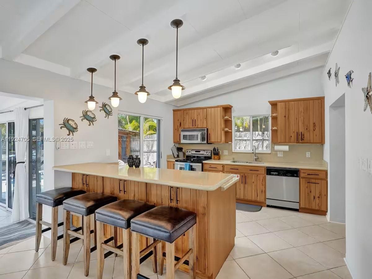 2525 Gulfstream Ln 2525 photo 7