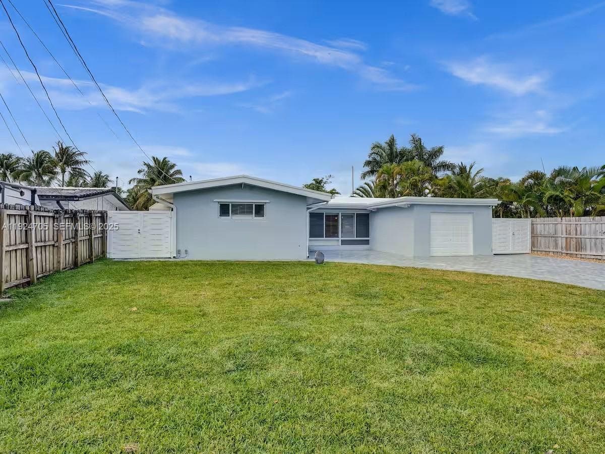 2525 Gulfstream Ln 2525 photo 5