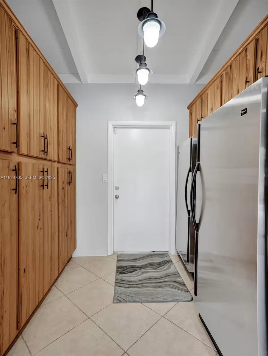 2525 Gulfstream Ln 2525 photo 9
