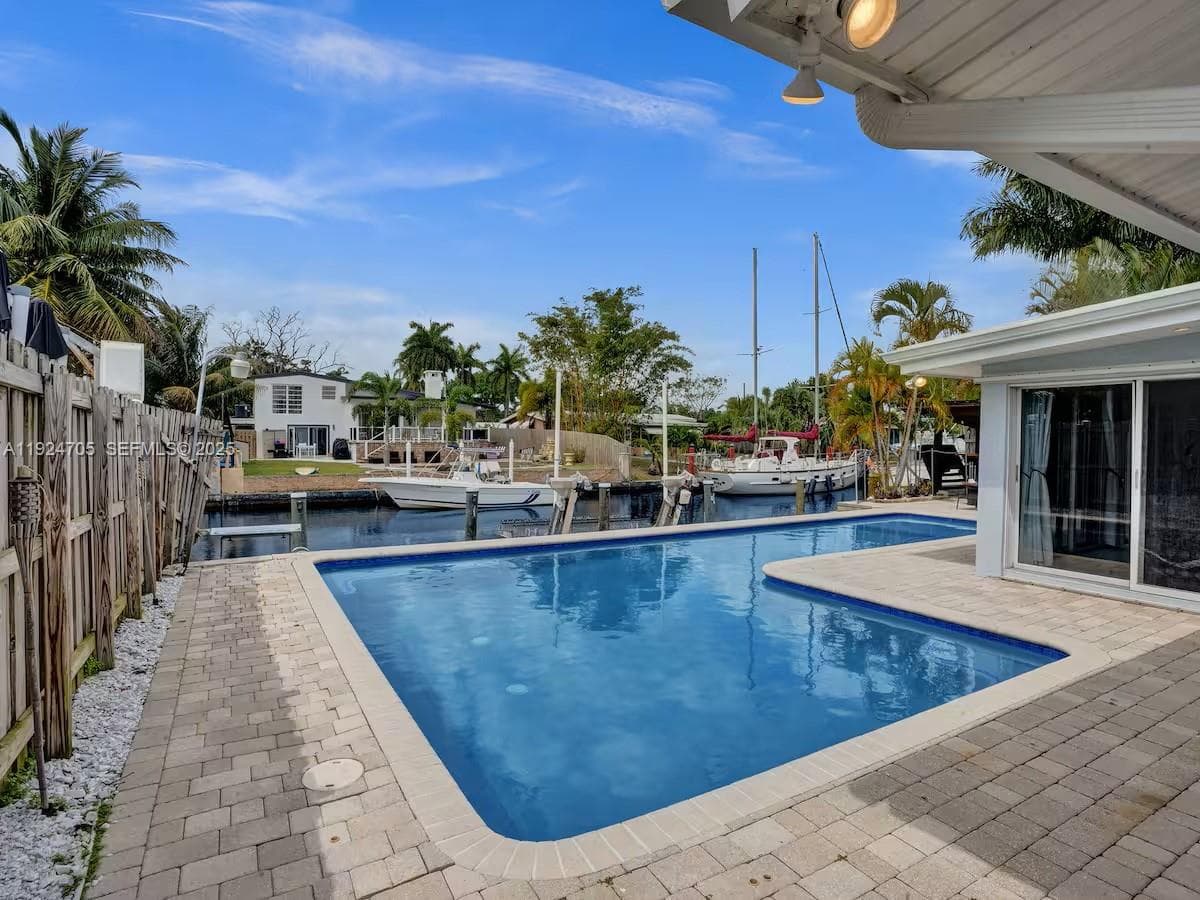 2525 Gulfstream Ln 2525 photo 21