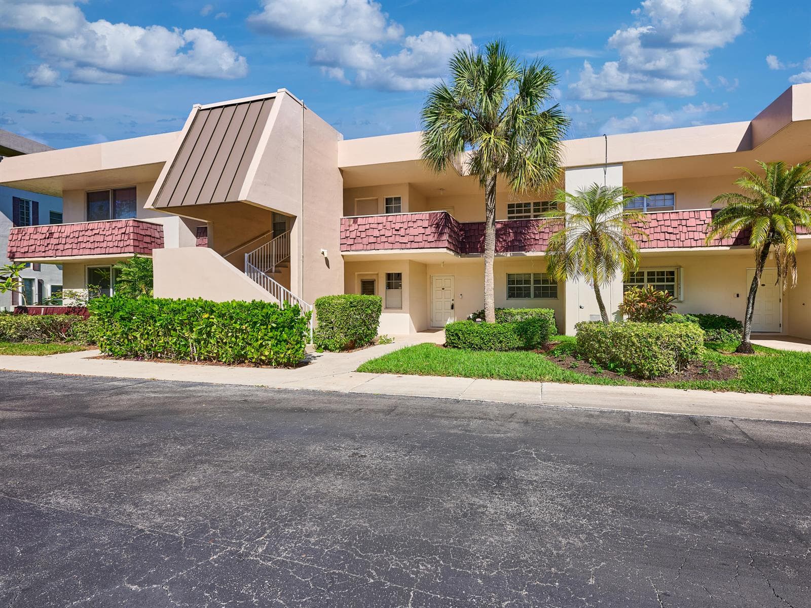 3001 S Palm Aire Drive 107 photo 2