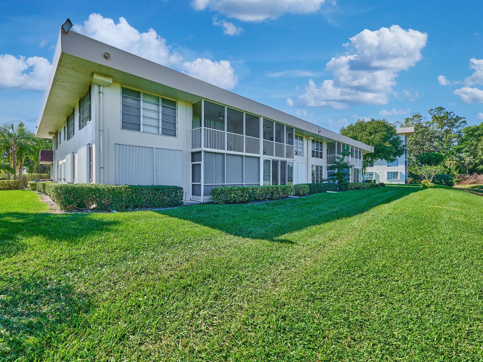 3001 S Palm Aire Drive 107 photo 8