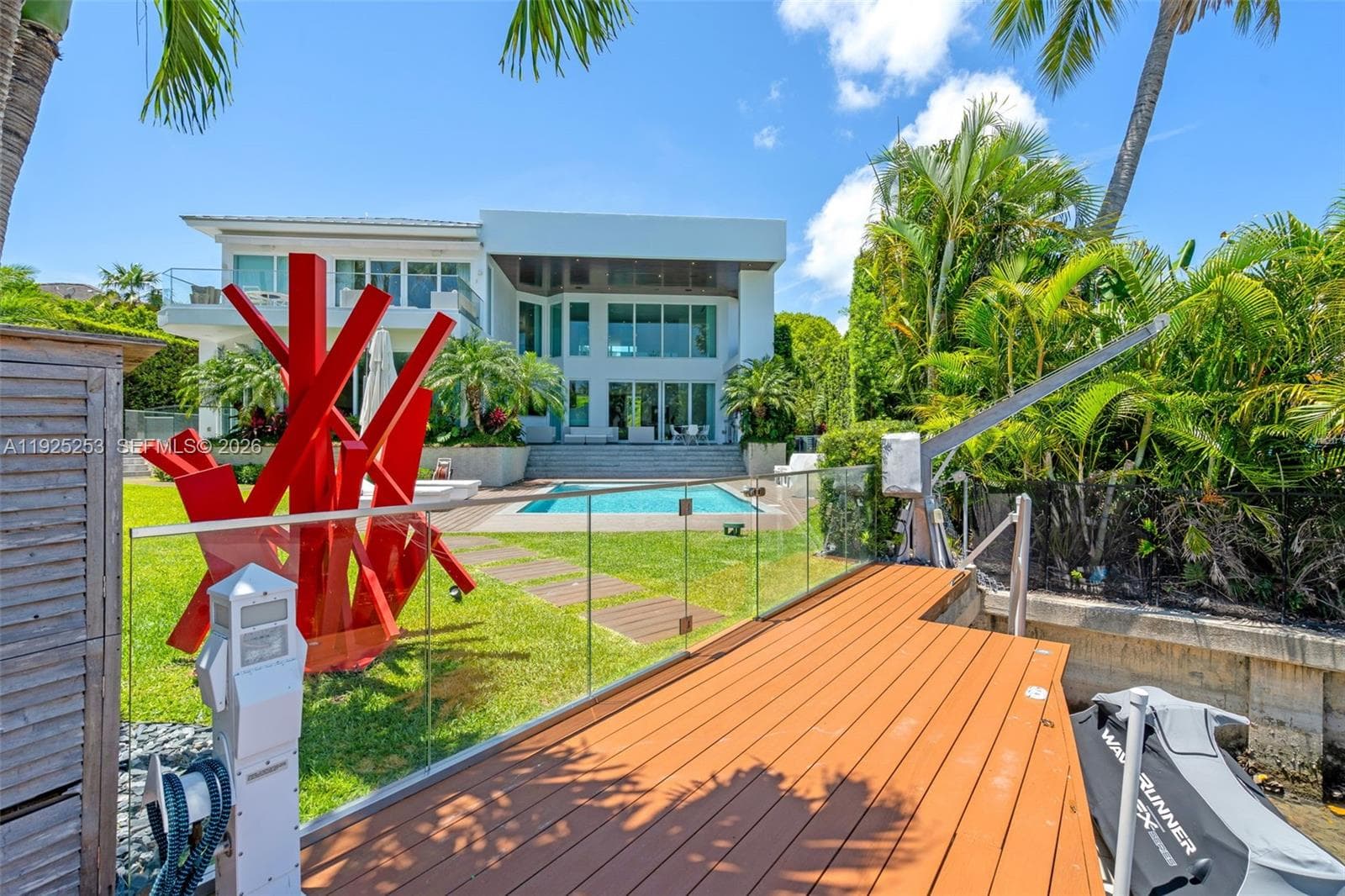 420 Island Dr photo 2