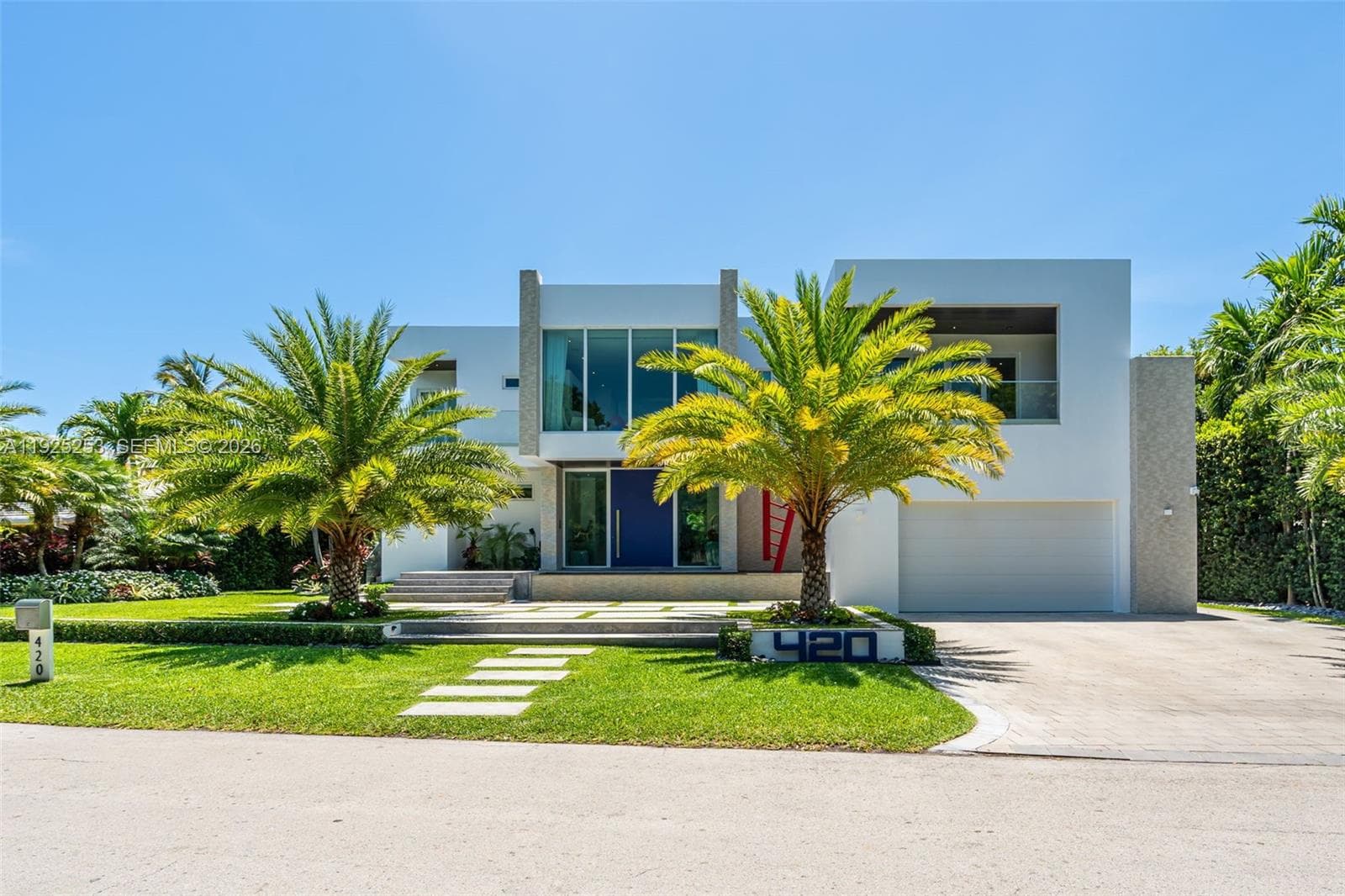 420 Island Dr photo 3