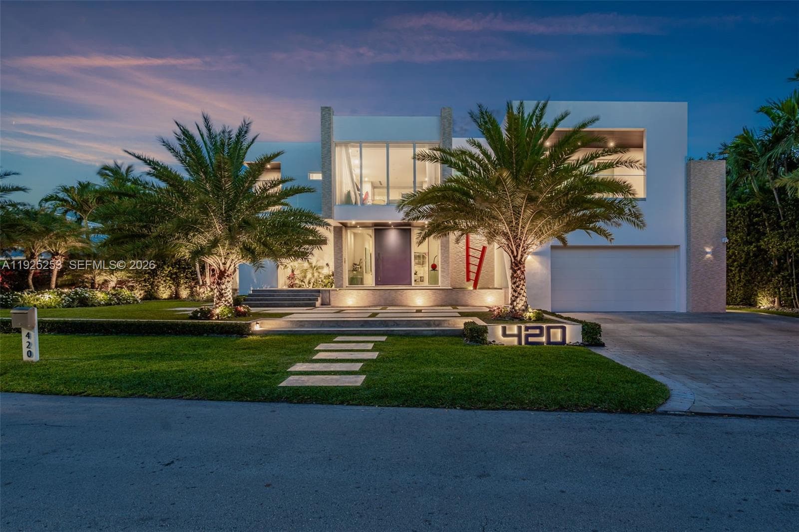 420 Island Dr photo 1