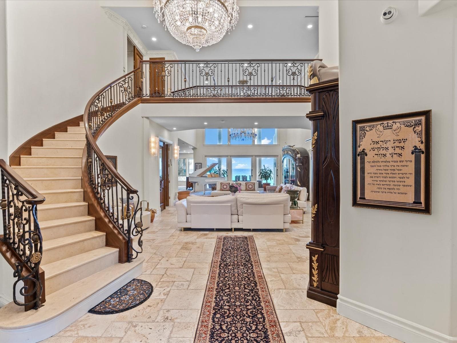 555 Ocean Boulevard photo 14