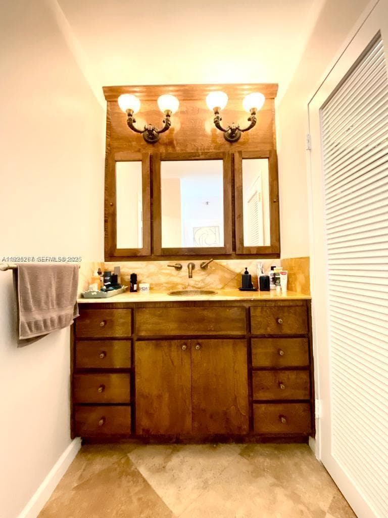 100 Lincoln Rd 608 photo 8