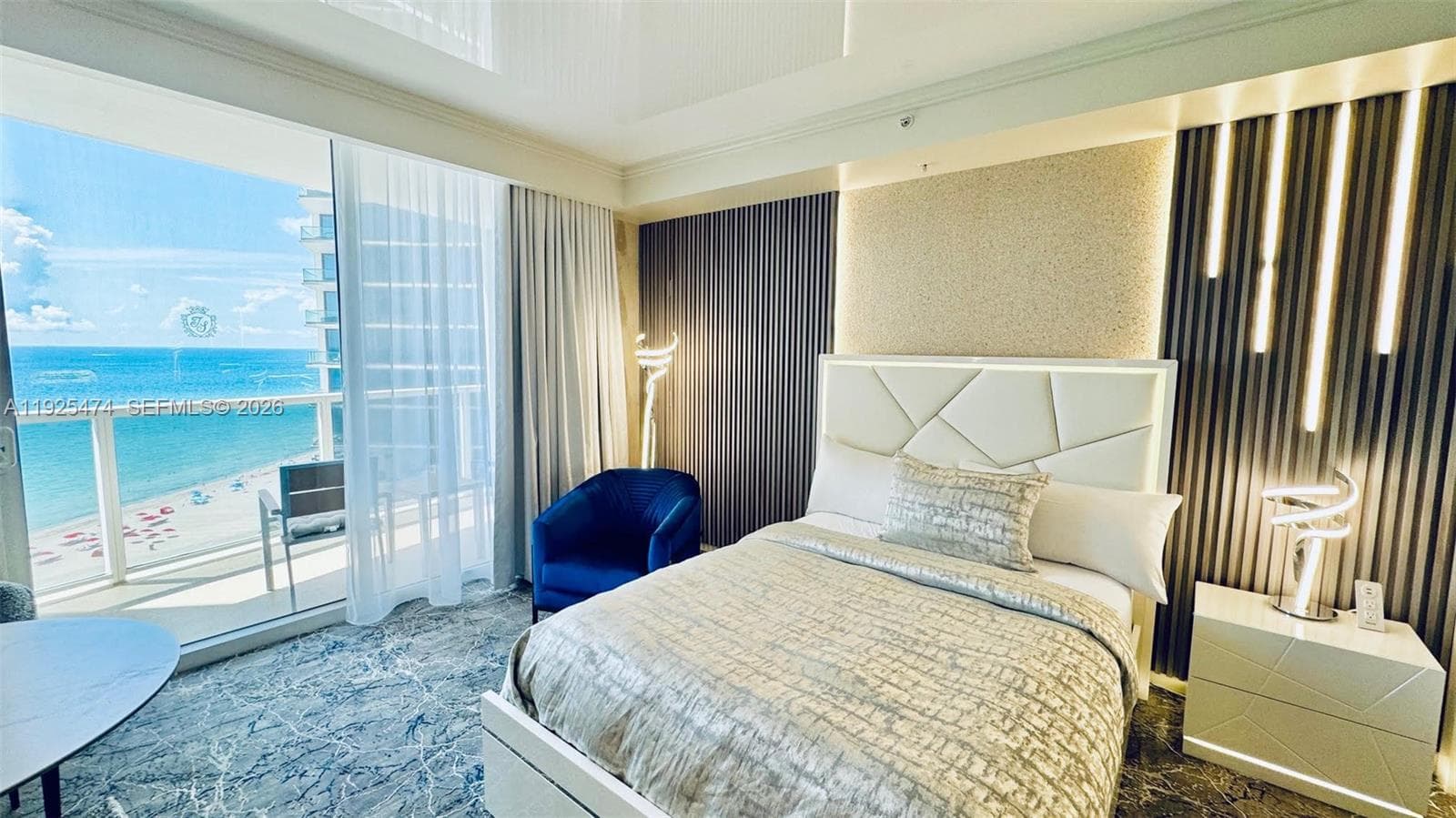 18001 Collins Ave 1110 photo 2