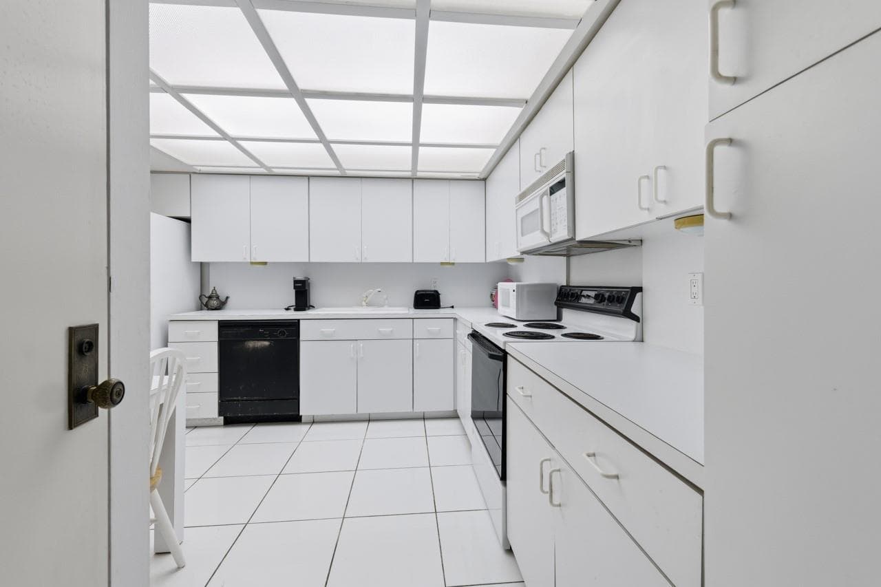 4900 N Ocean Boulevard 303 photo 9