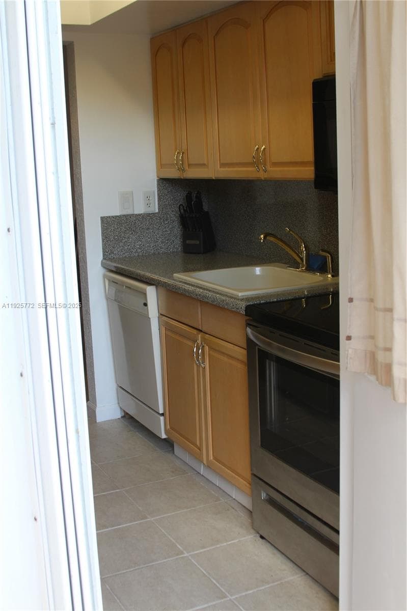 1300 Ocean Blvd 111 photo 3