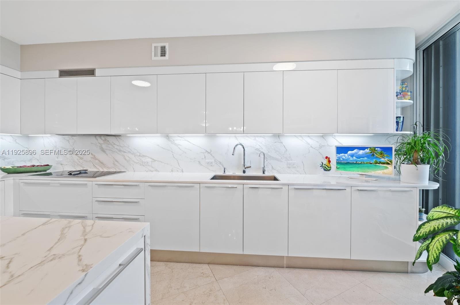 19333 E Collins Ave 1402 photo 15