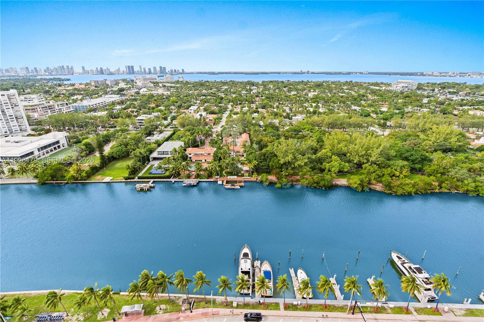 4401 Collins Ave 2517 photo 3