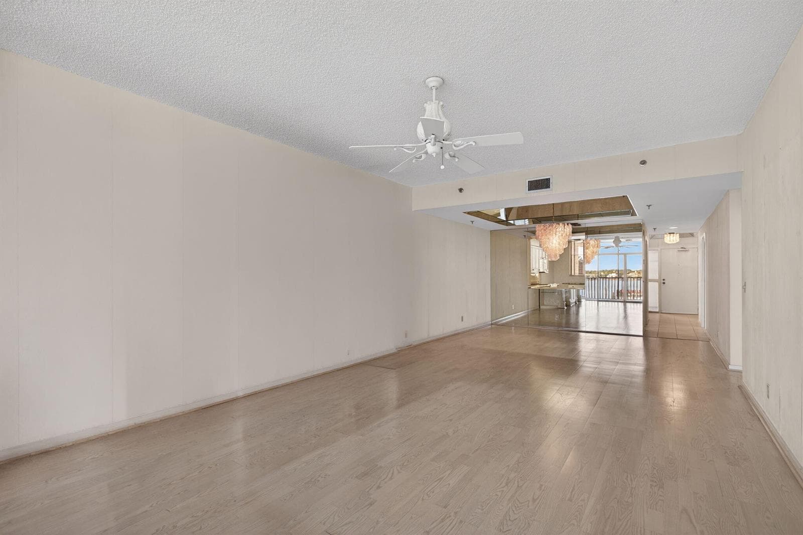 11390 Twelve Oaks Way 420 photo 8