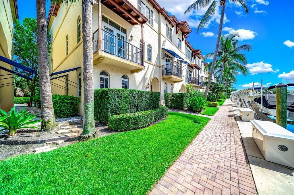 824 Virginia Garden Drive photo 4