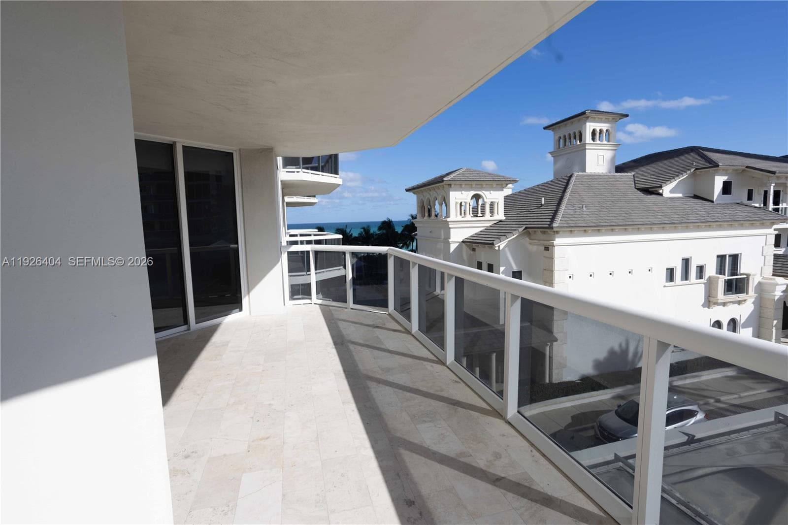 4779 Collins Ave 504 photo 2