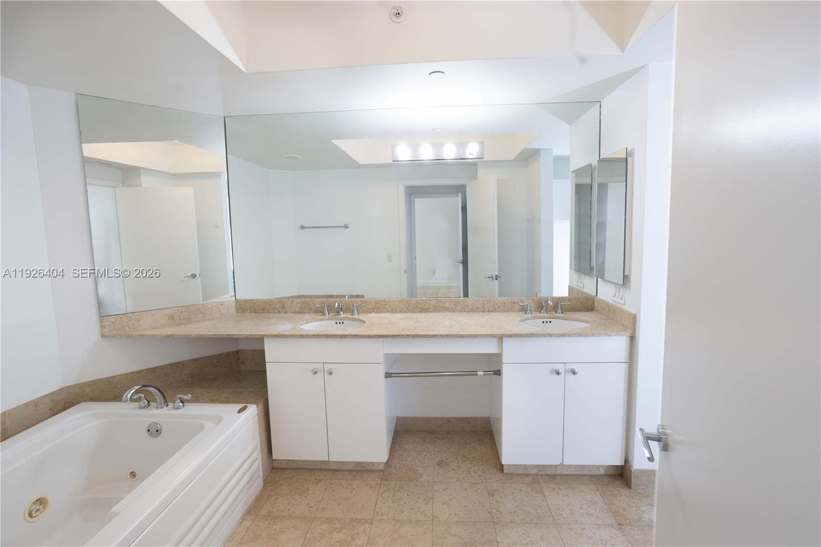 4779 Collins Ave 504 photo 16