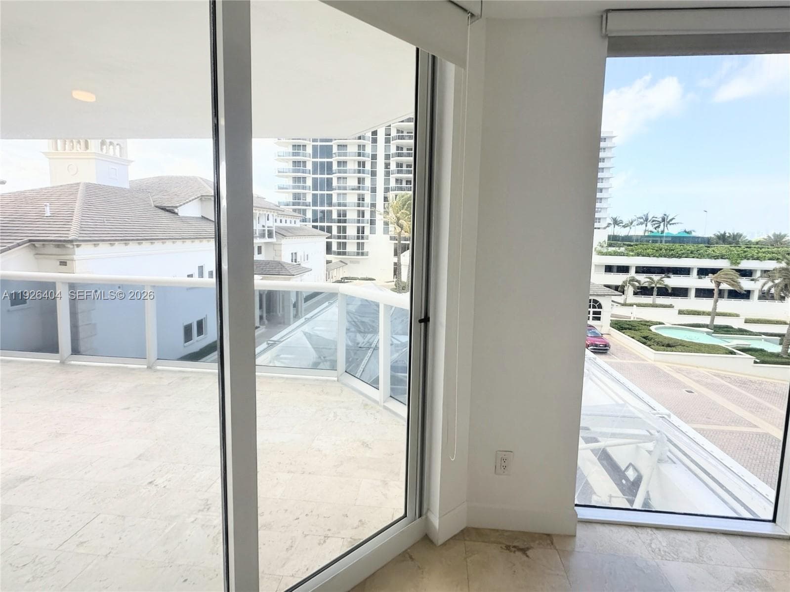 4779 Collins Ave 504 photo 12