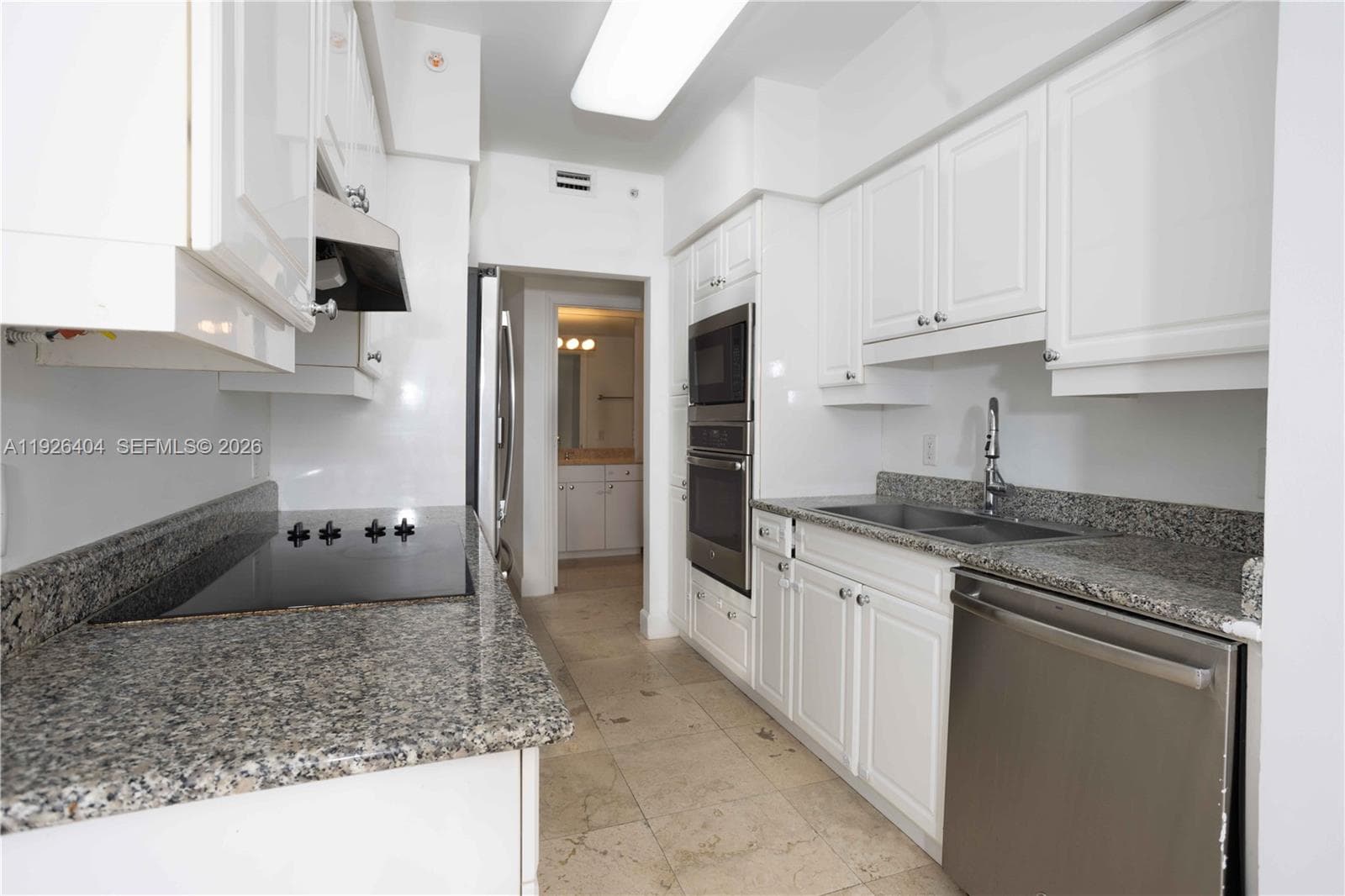 4779 Collins Ave 504 photo 8