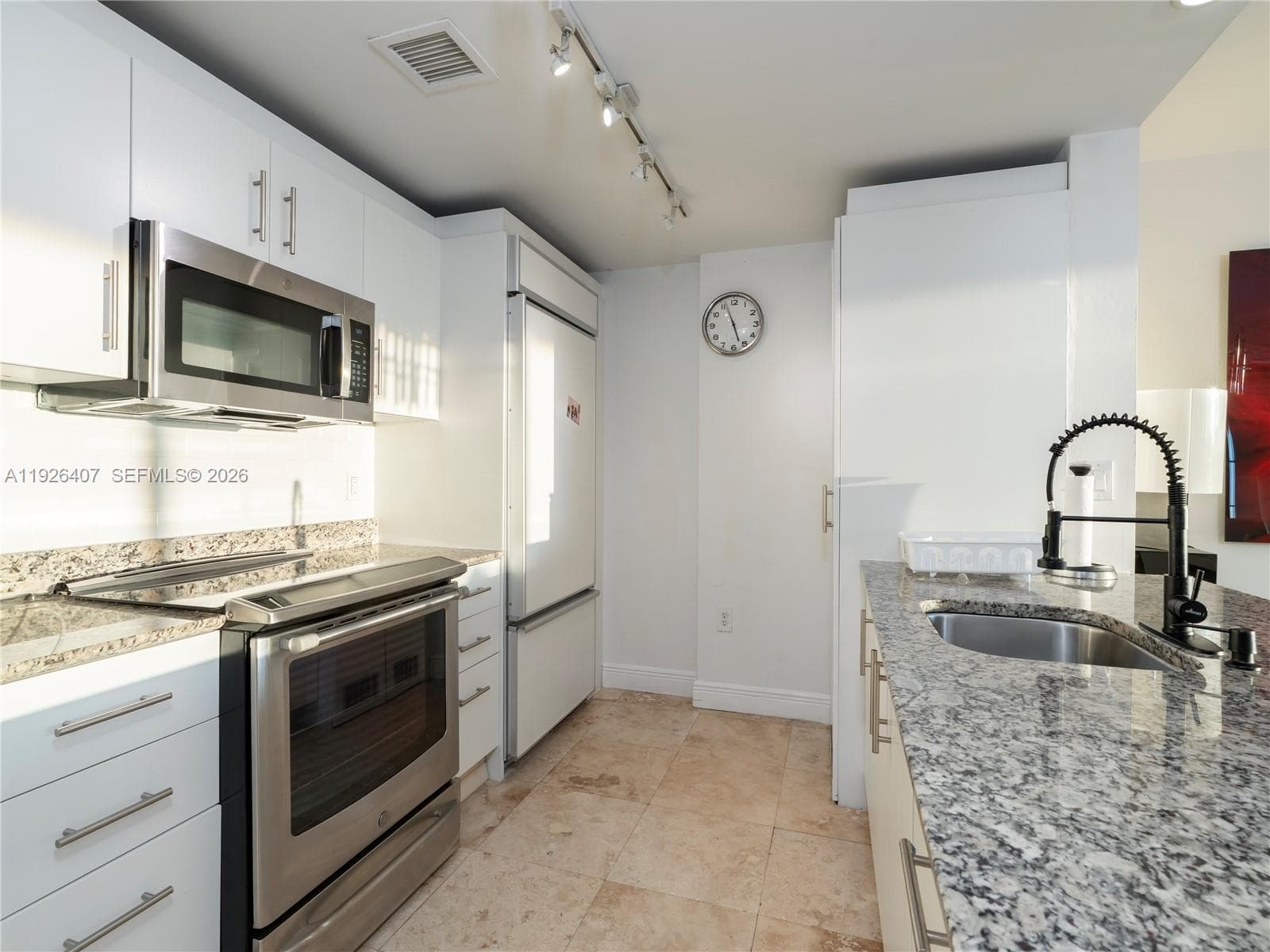 10275 Collins Ave 527 photo 13