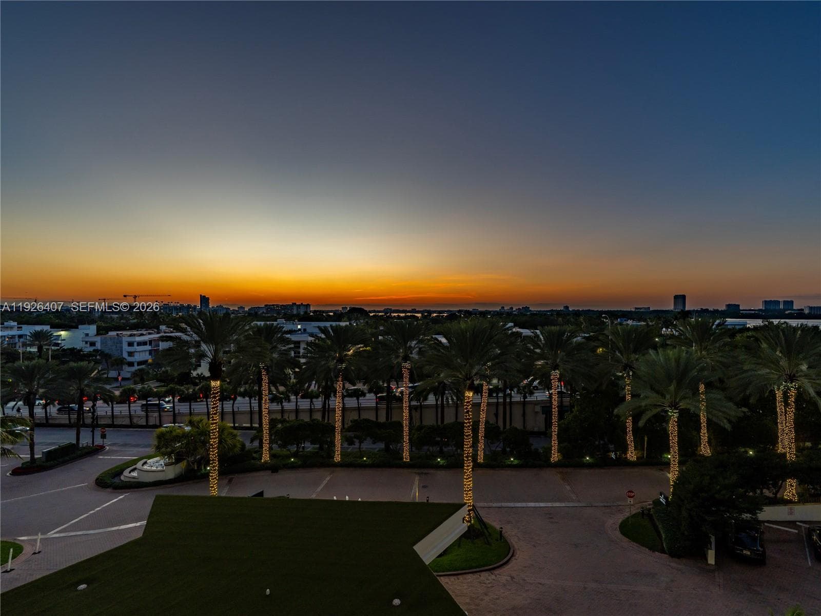 10275 Collins Ave 527 photo 19