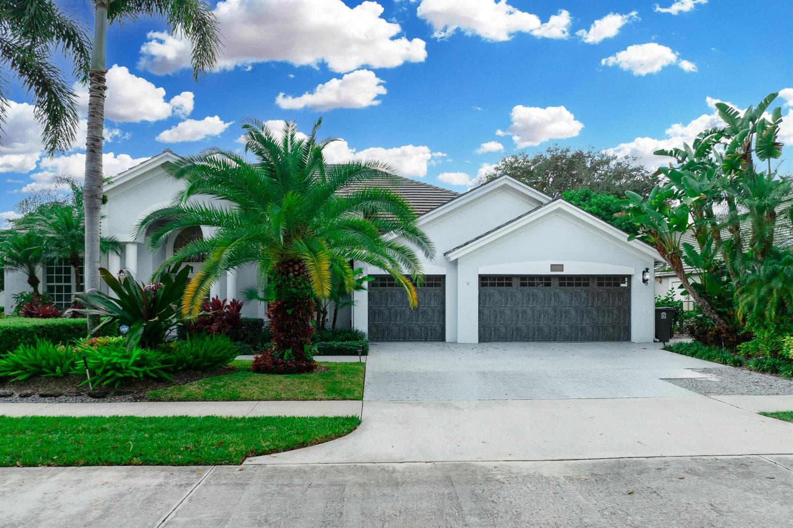 19850 Loxahatchee Pointe Drive photo 2