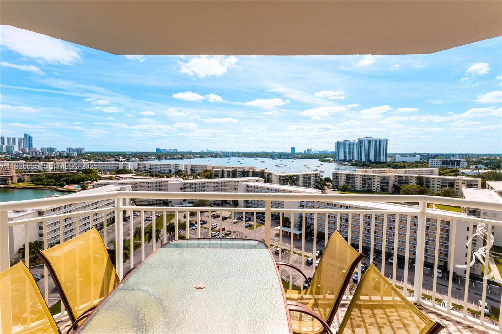 18011 Biscayne Blvd 1501 photo 2