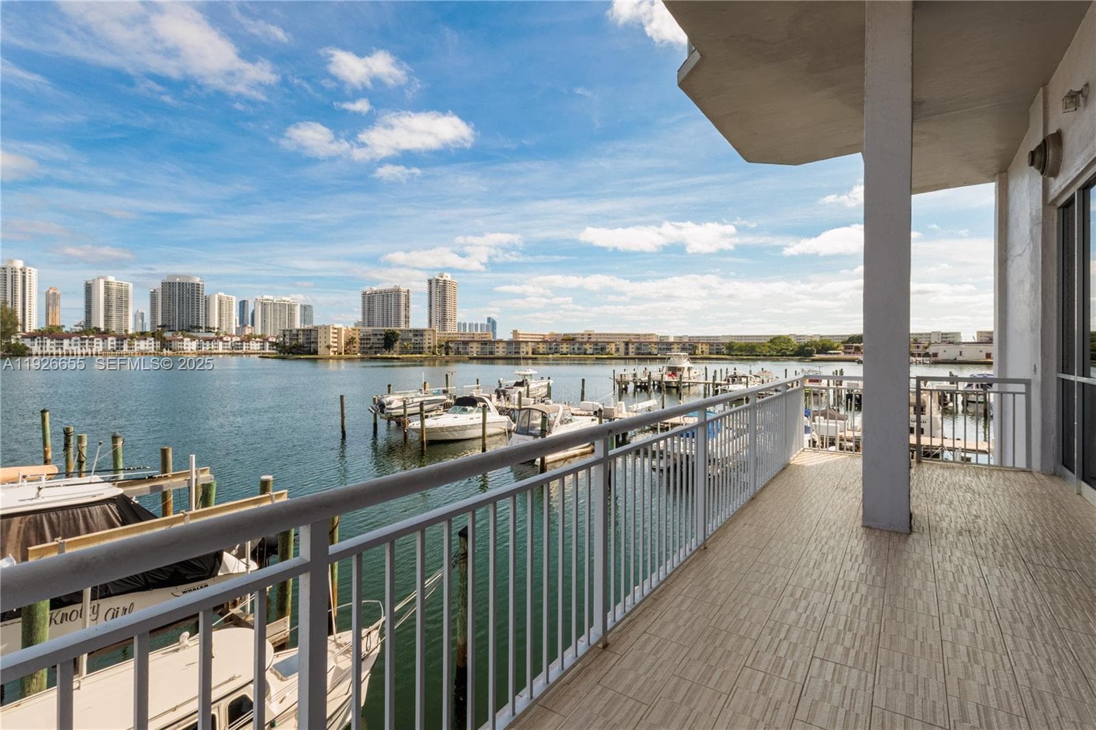18011 Biscayne Blvd 1501 photo 6