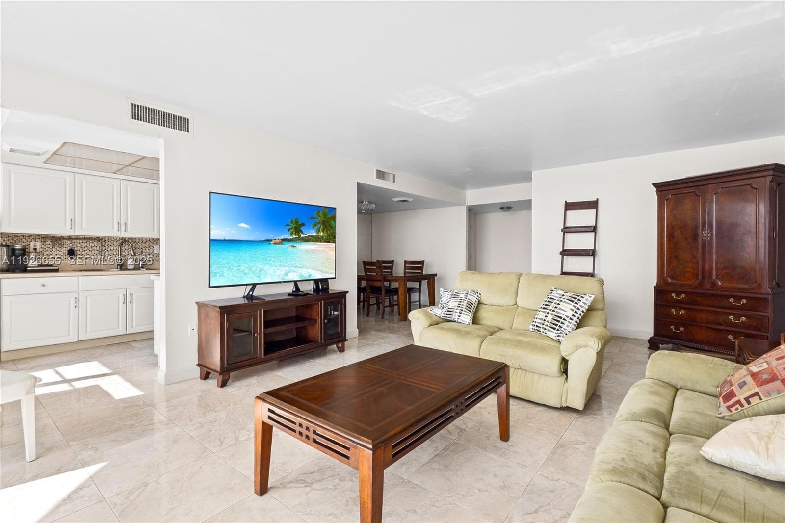 18011 Biscayne Blvd 1501 photo 16