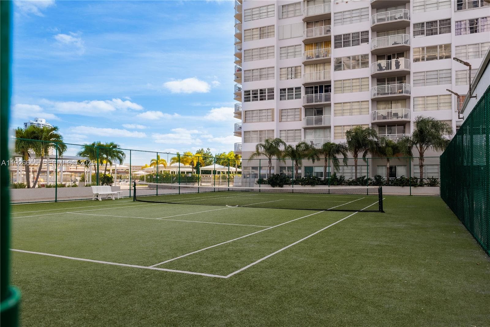18011 Biscayne Blvd 1501 photo 7