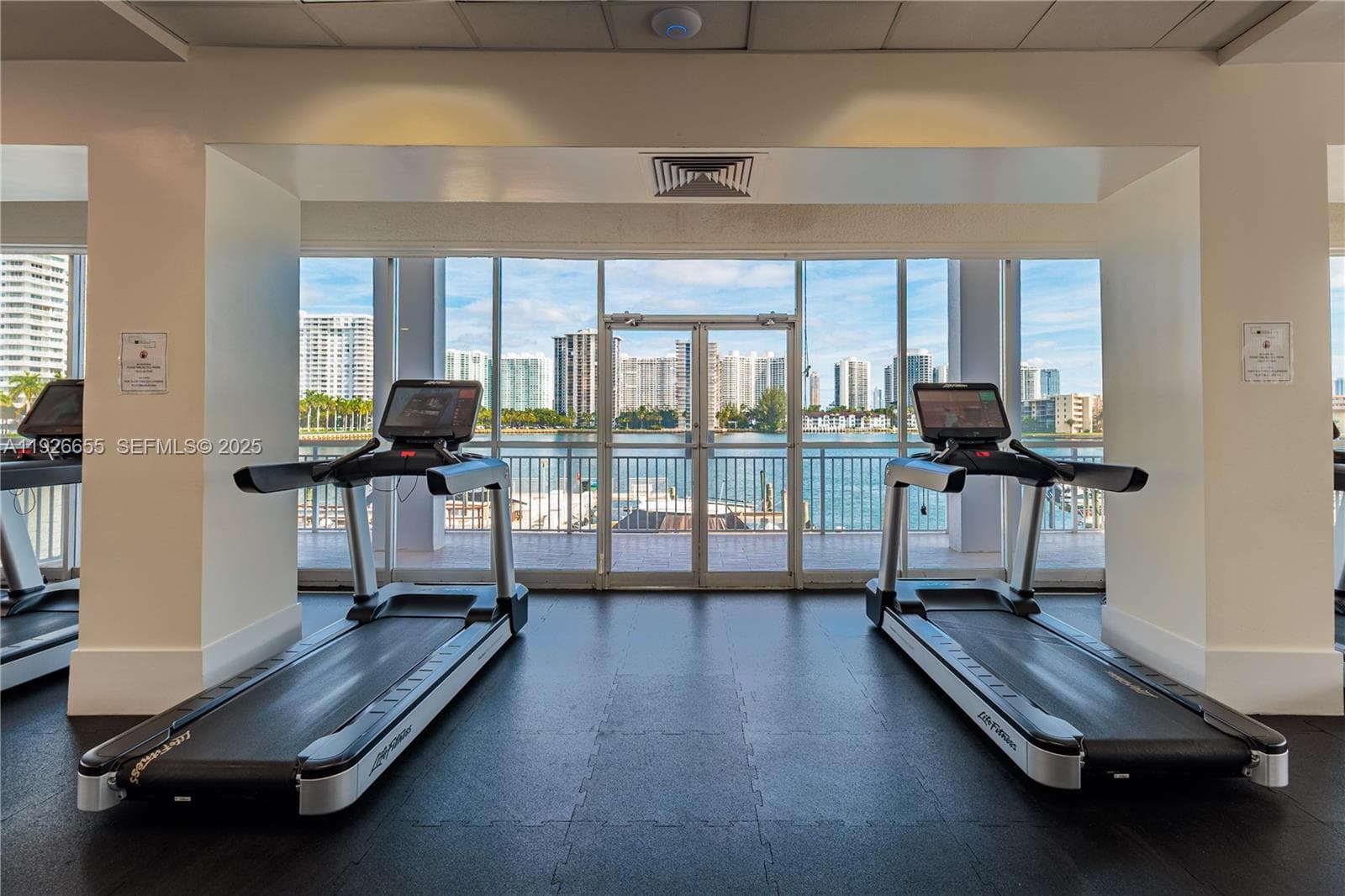 18011 Biscayne Blvd 1501 photo 5