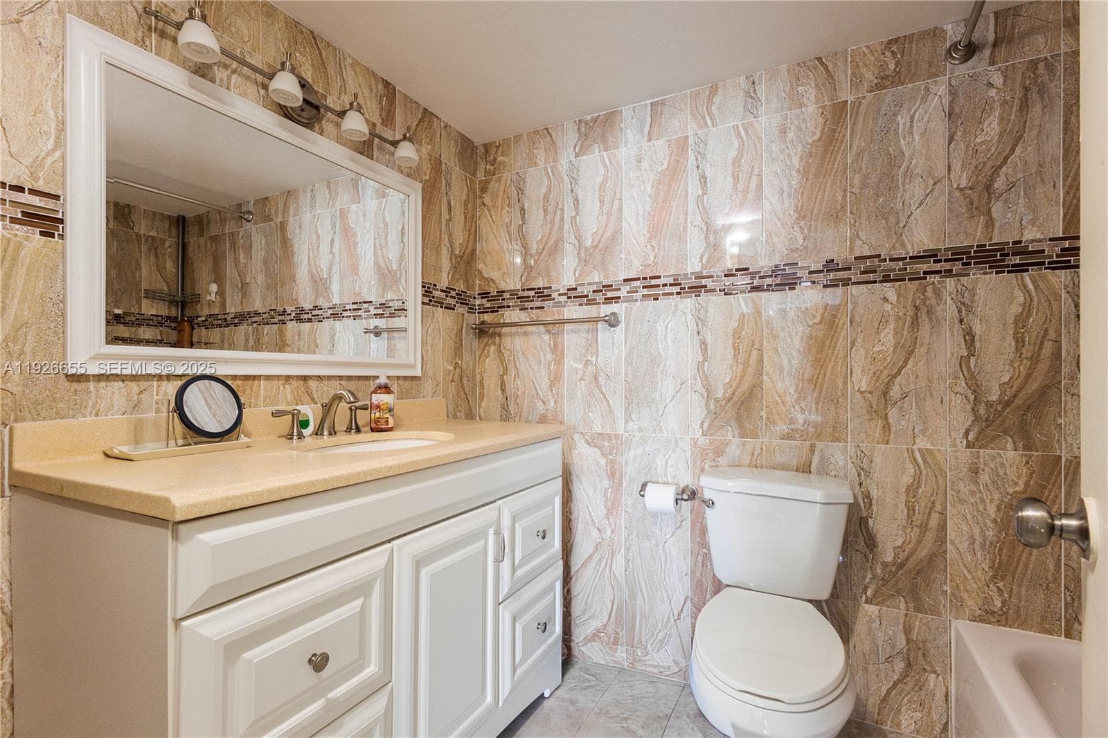 18011 Biscayne Blvd 1501 photo 24