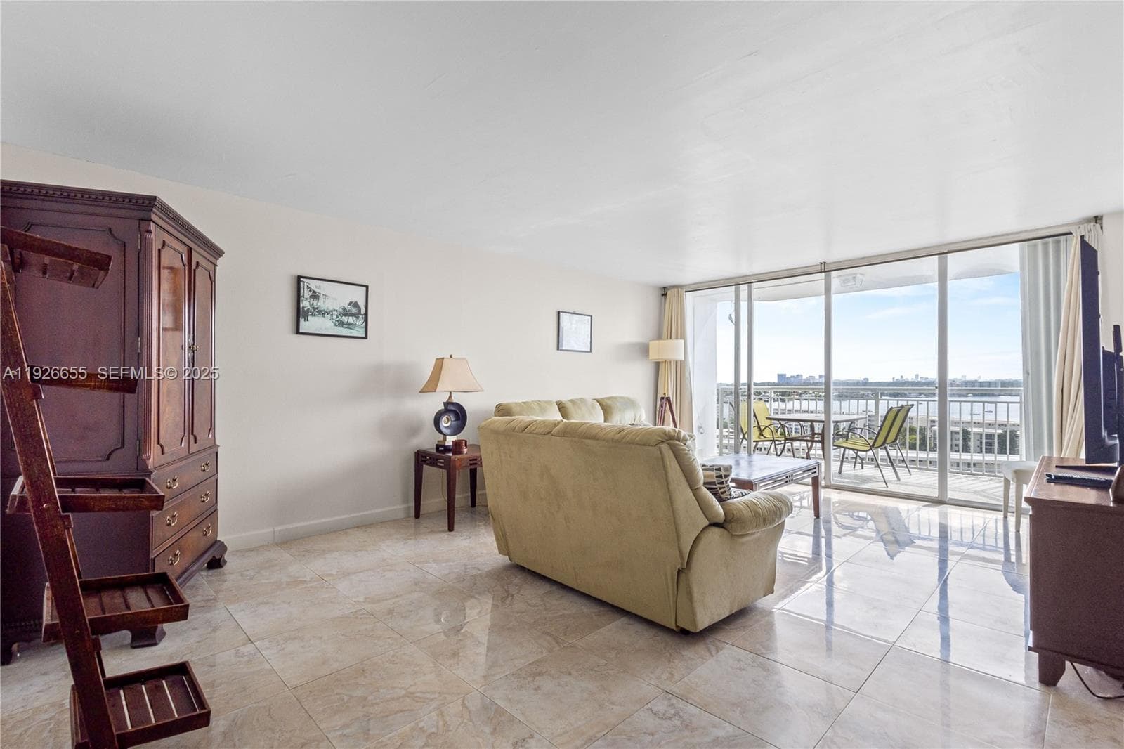 18011 Biscayne Blvd 1501 photo 14