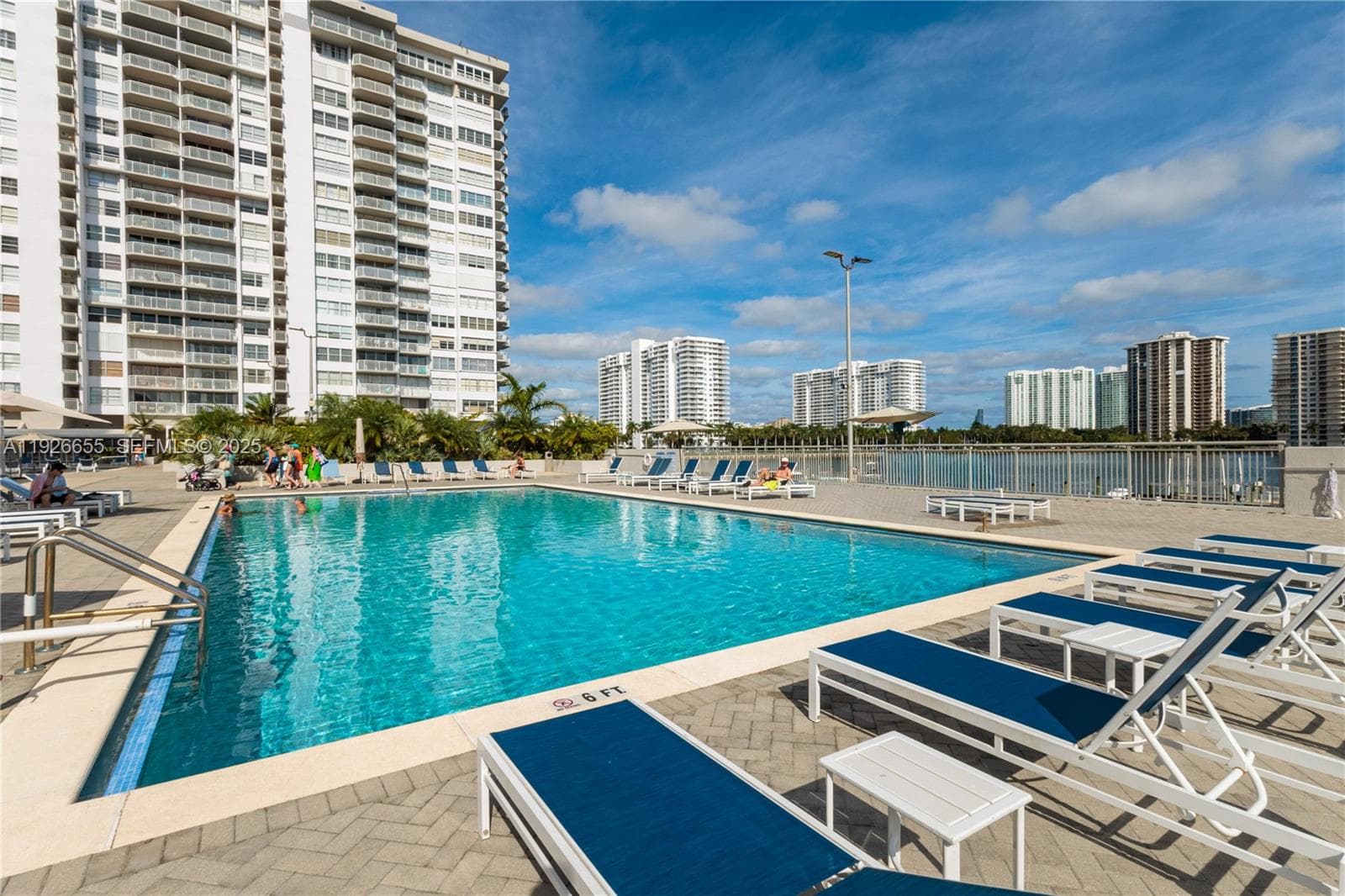 18011 Biscayne Blvd 1501 photo 4