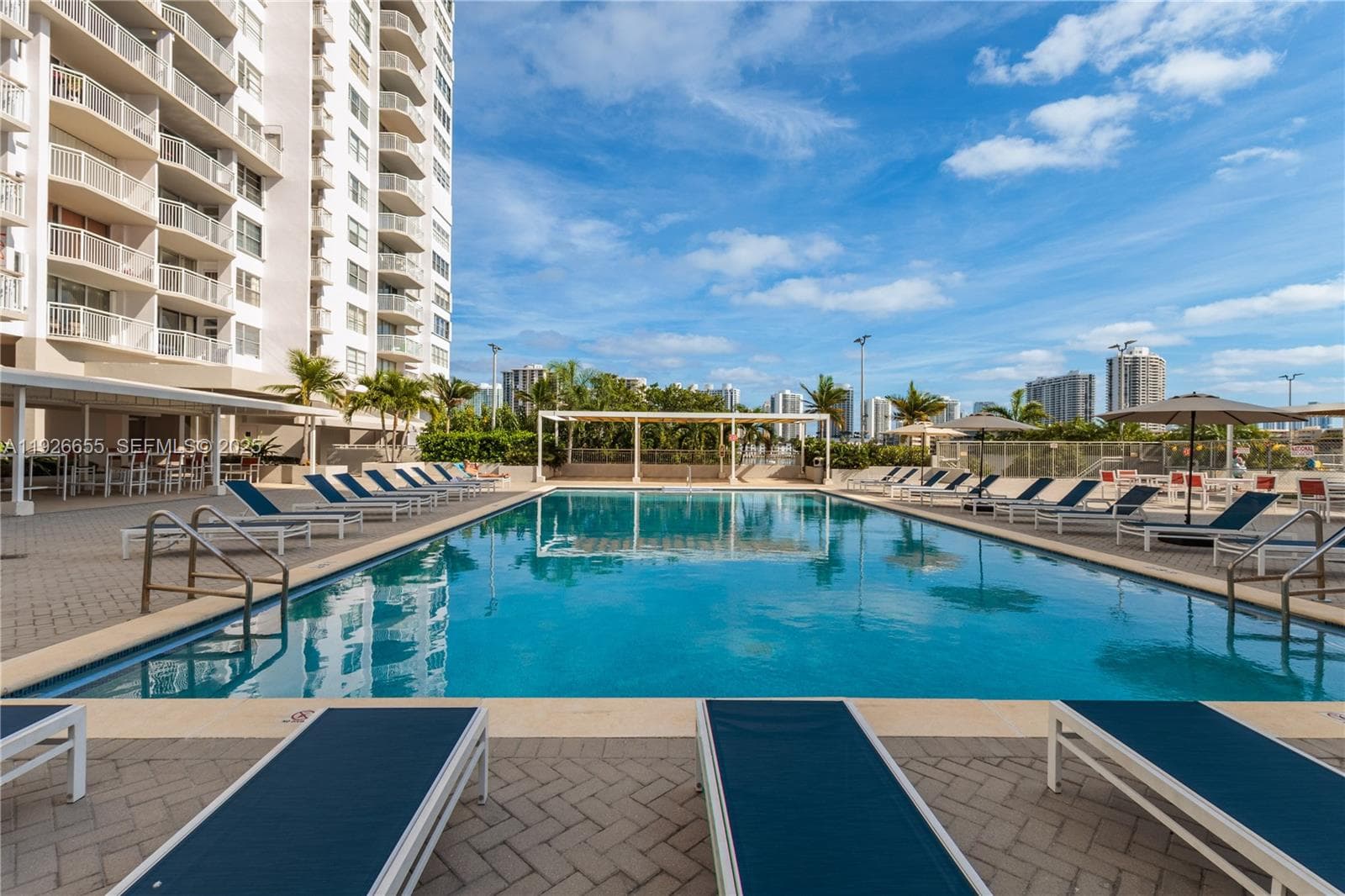 18011 Biscayne Blvd 1501 photo 8