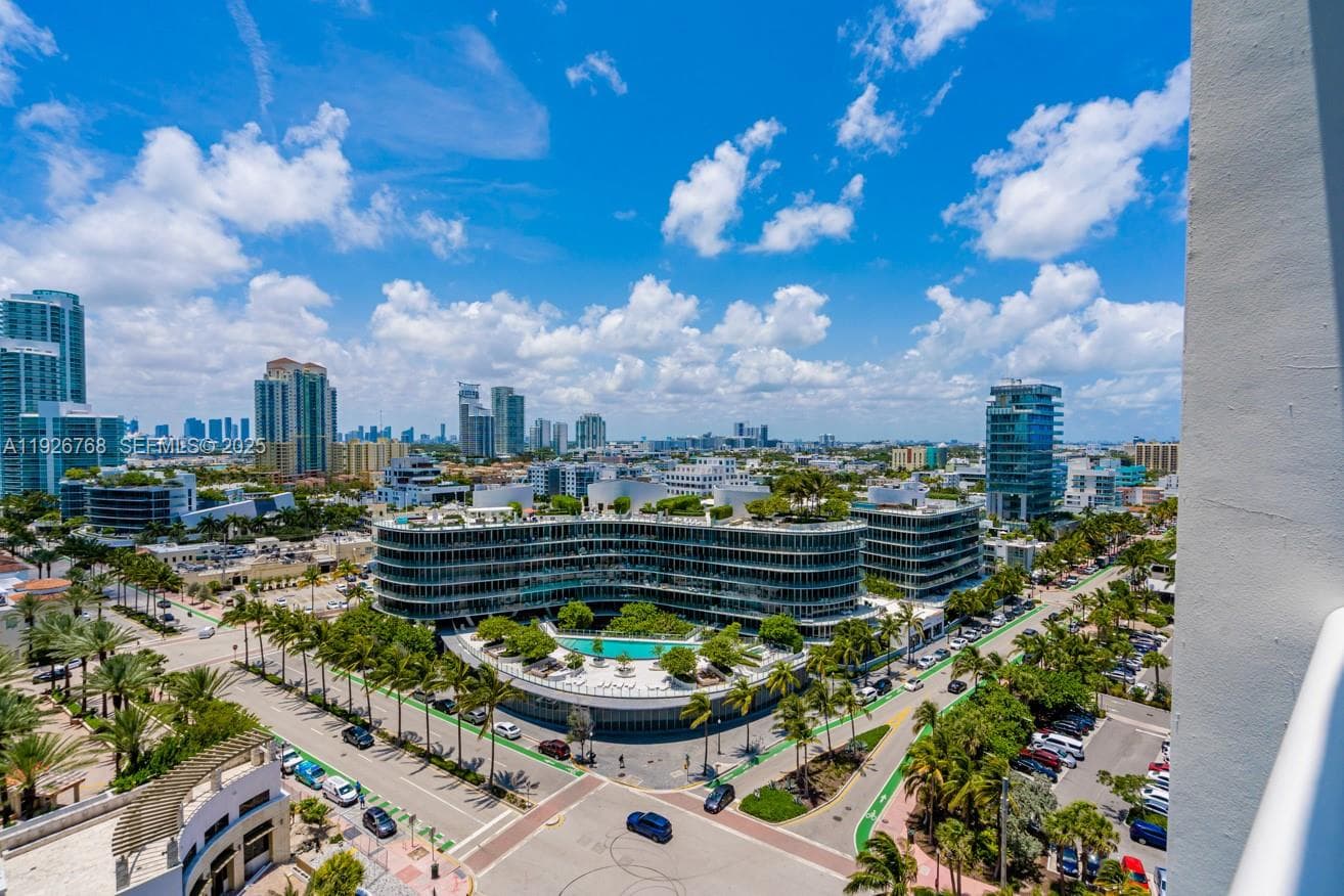 50 Pointe Dr 1506 photo 14