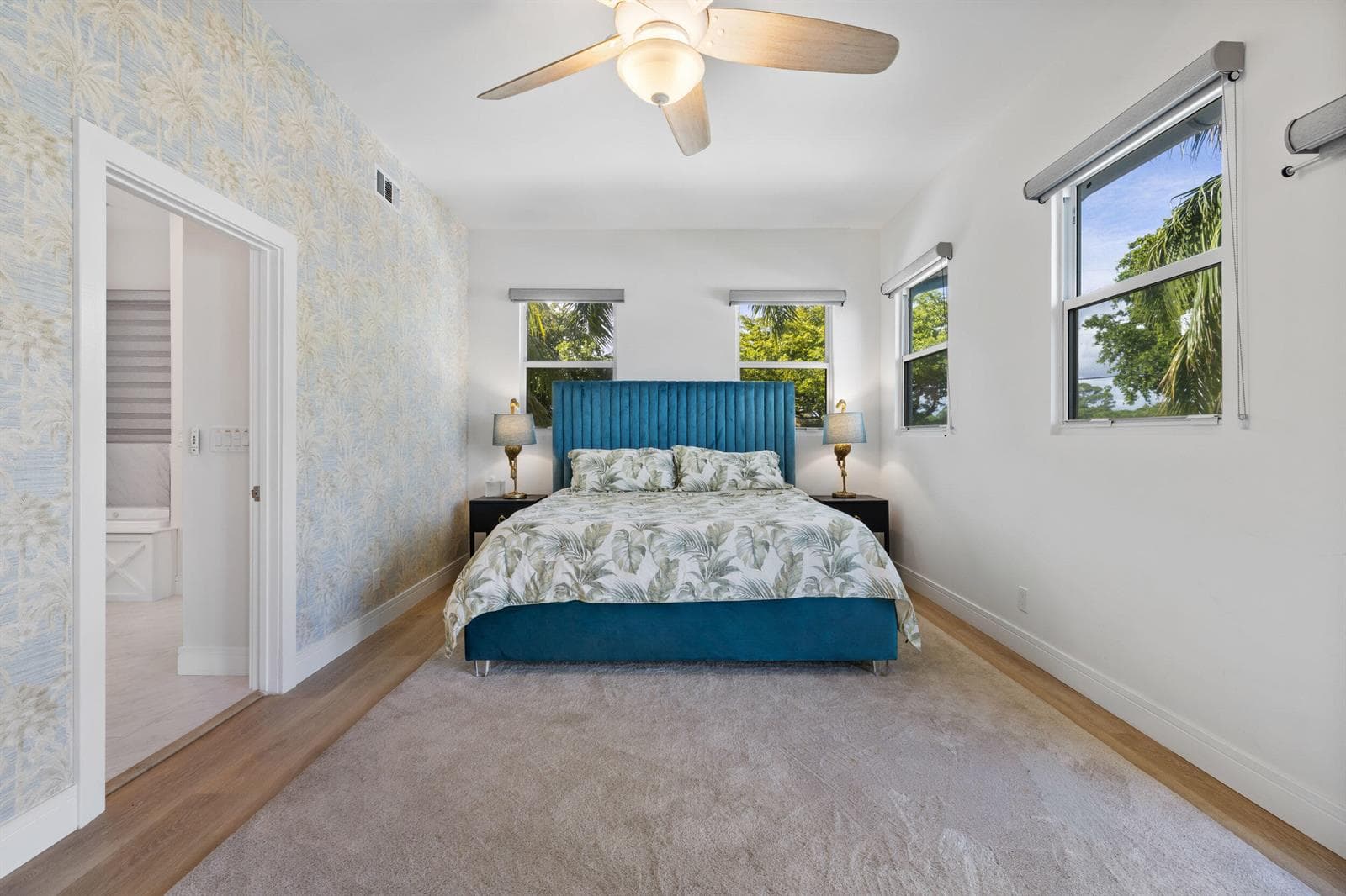 100 Neptune Drive photo 16