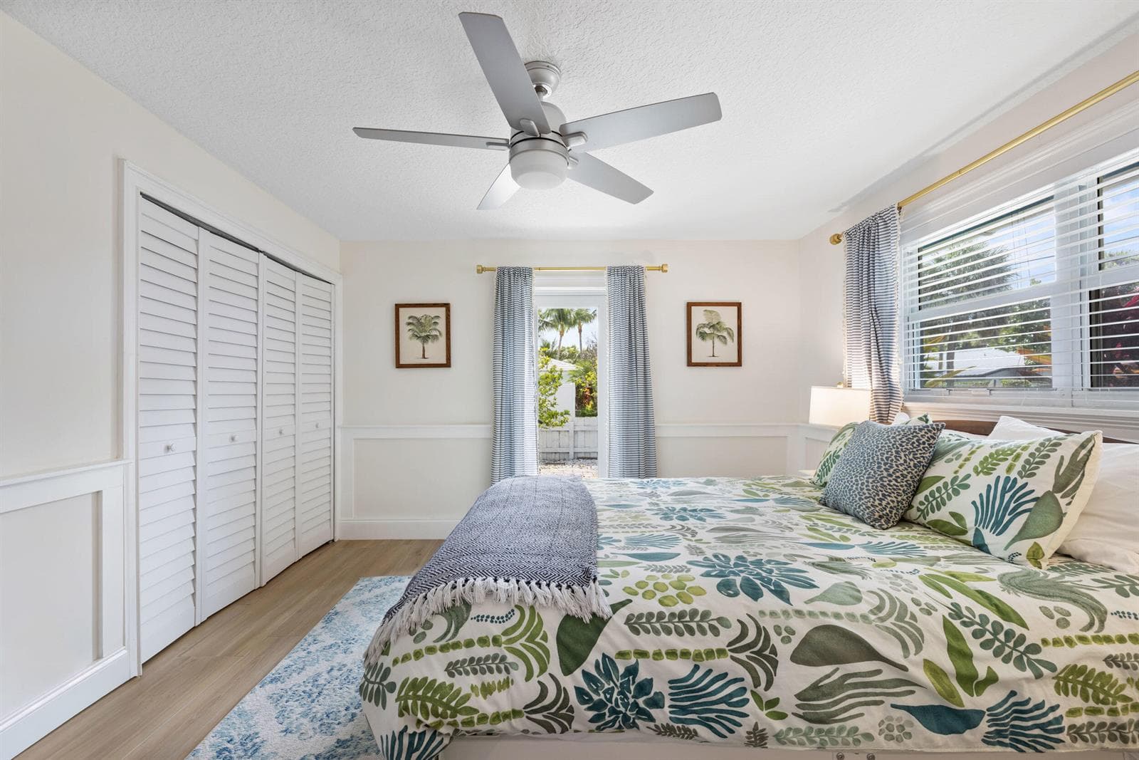 100 Neptune Drive photo 10