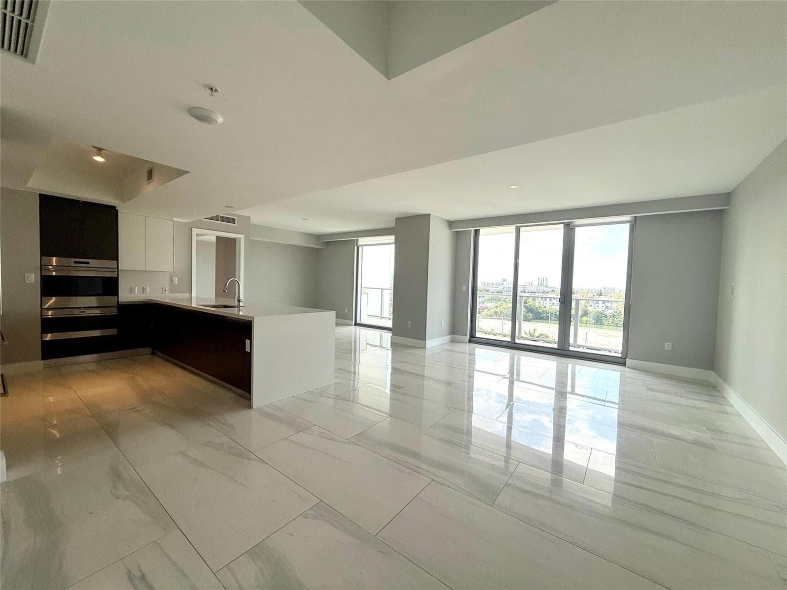 1180 N Federal Highway 809 photo 2
