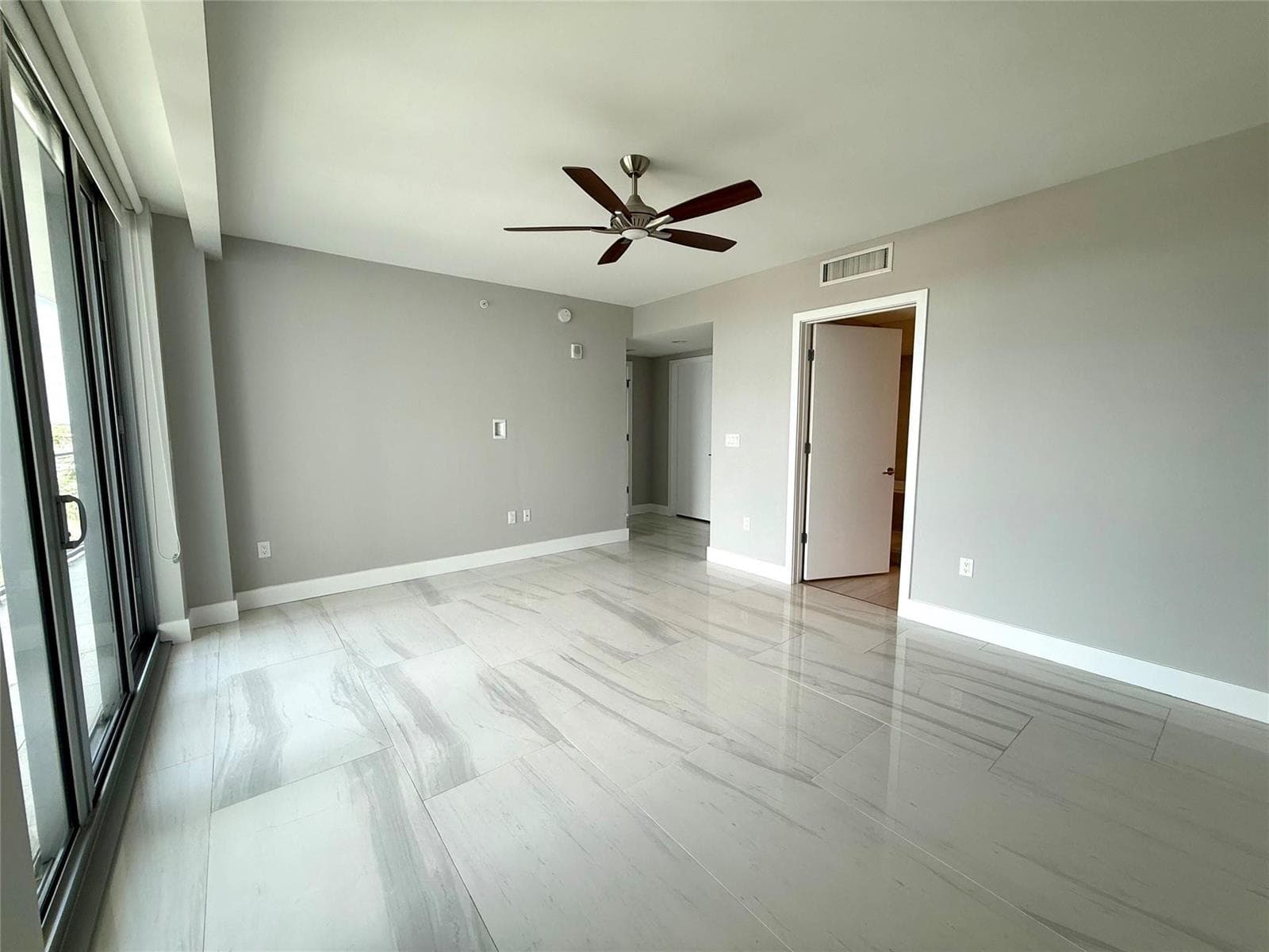 1180 N Federal Highway 809 photo 10