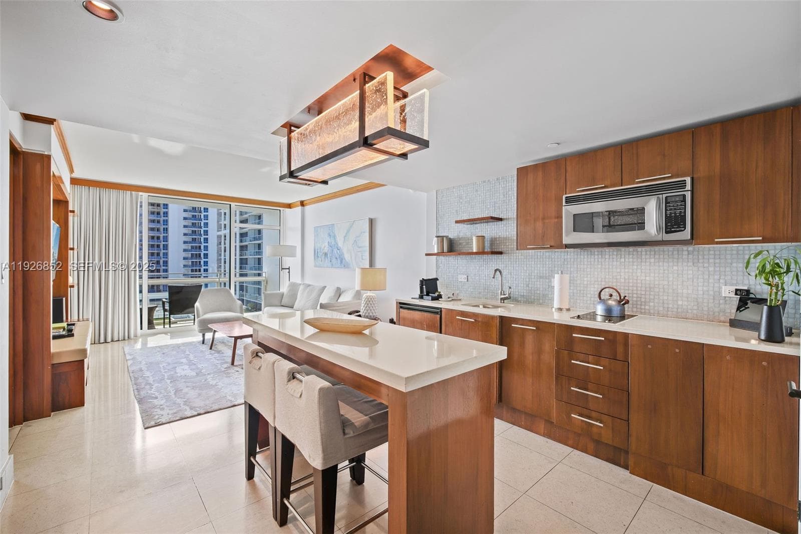 6801 Collins Ave 614 (legal 609) photo 2