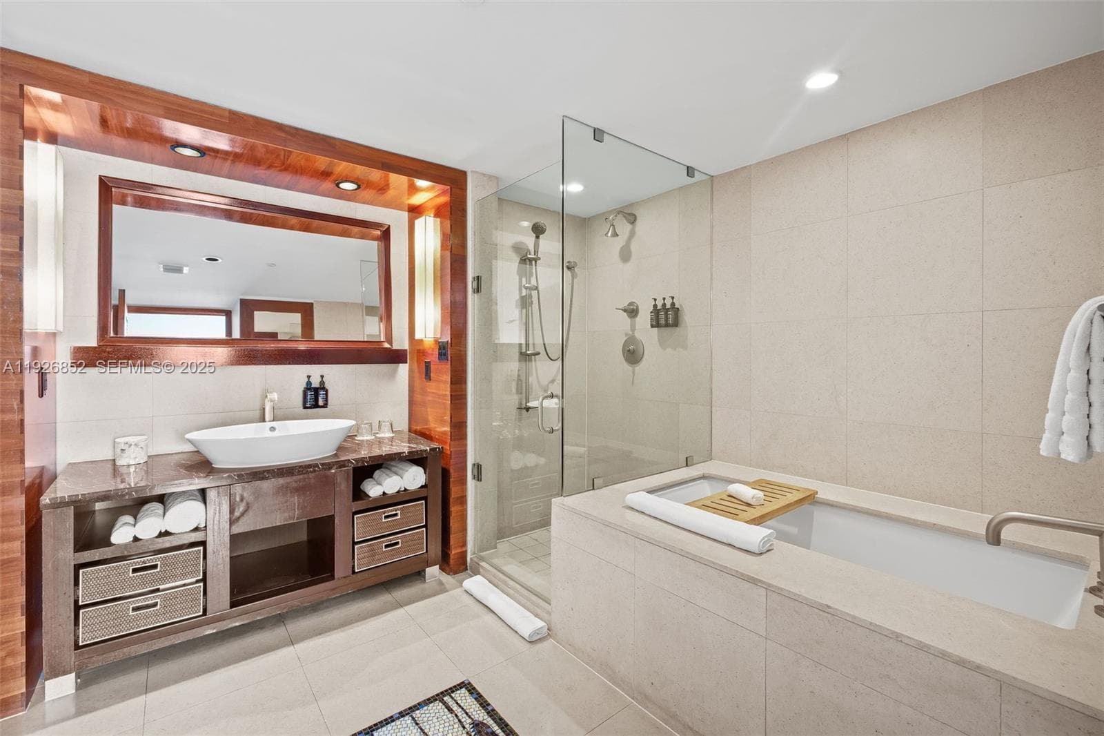 6801 Collins Ave 614 (legal 609) photo 9
