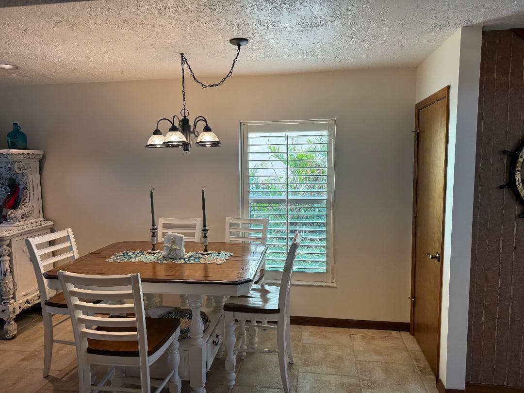 409 Fernandina Street photo 16