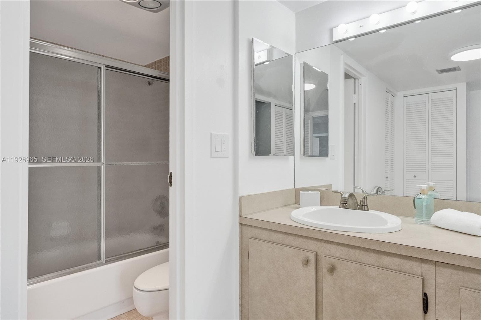 100 Bayview Dr 603 photo 21