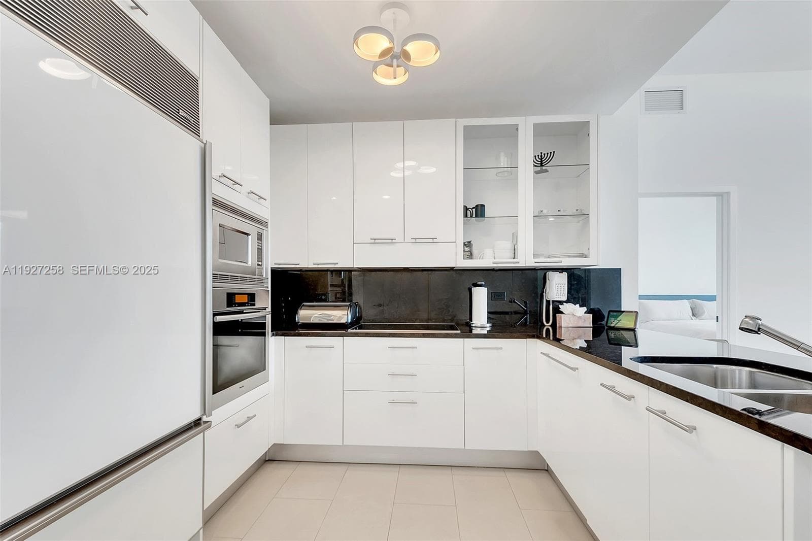 6799 Collins Ave 312 photo 2