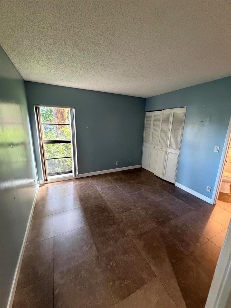2202 S Cypress Bend Drive 101 photo 7