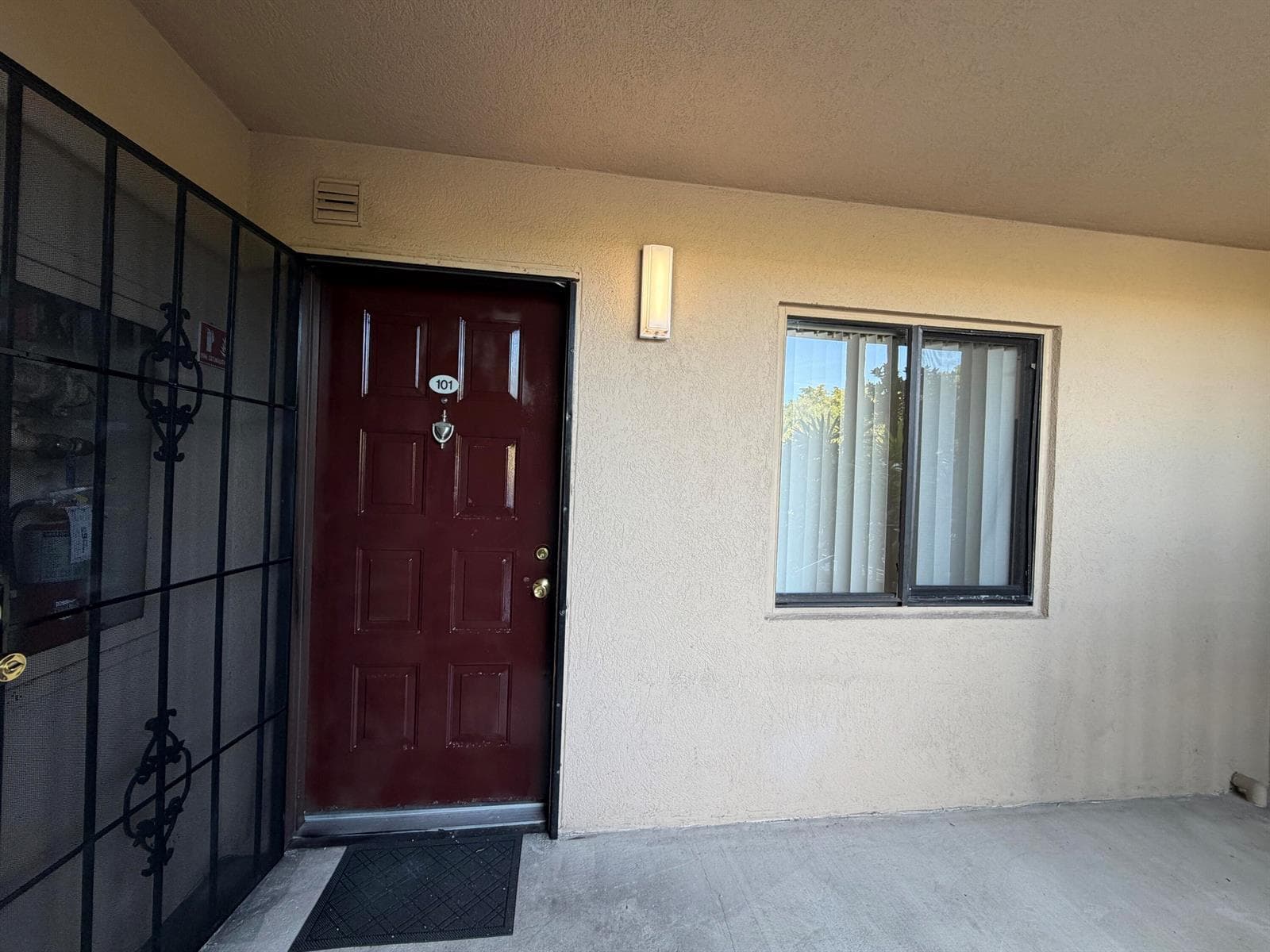 2202 S Cypress Bend Drive 101 photo 25