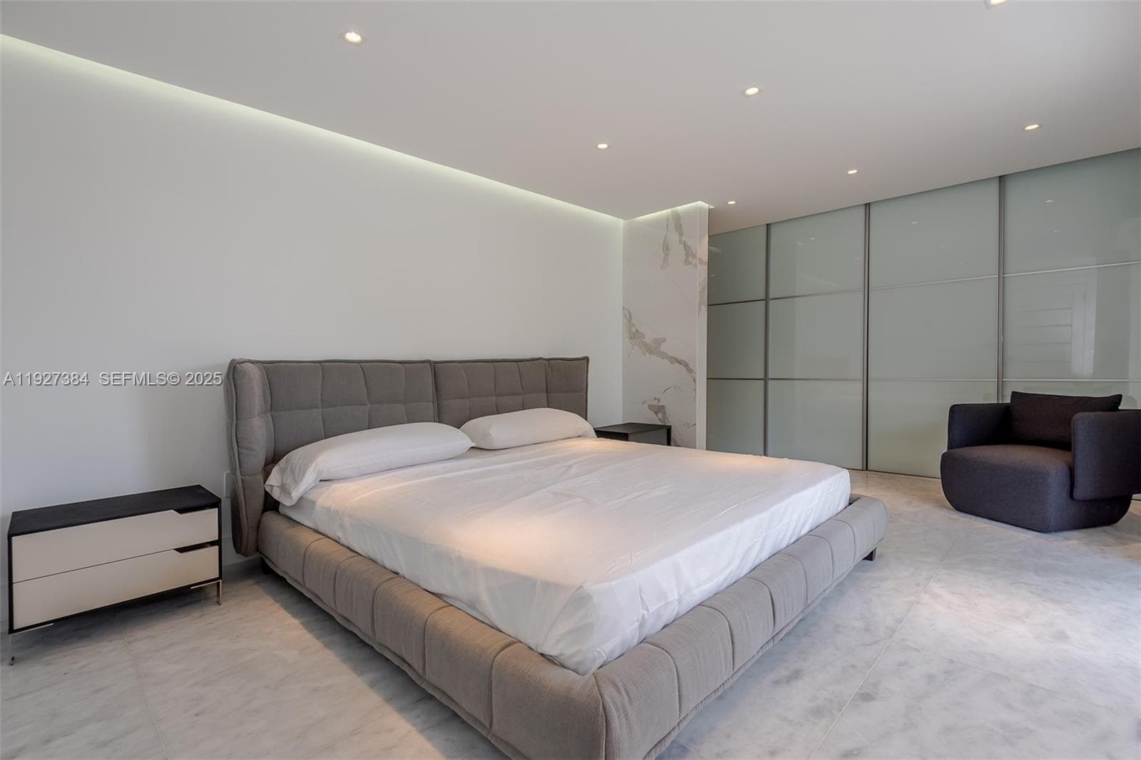 6423 Collins Ave 304 photo 7