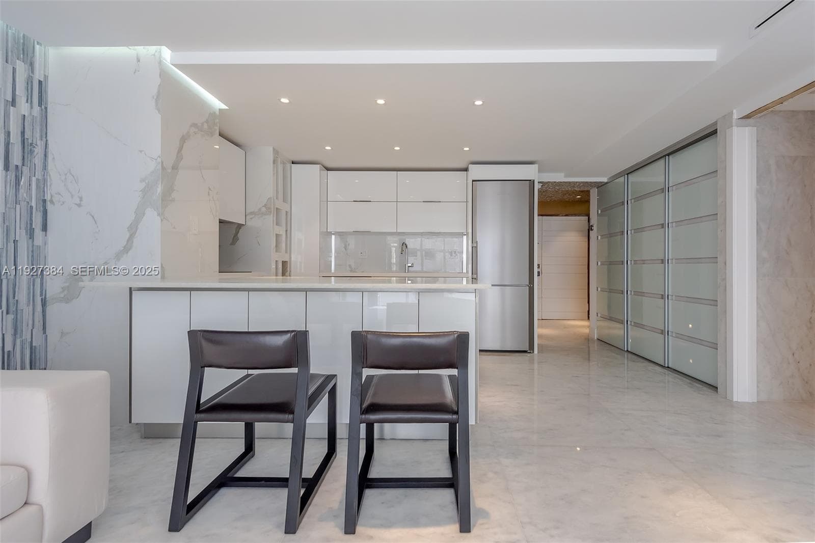 6423 Collins Ave 304 photo 1