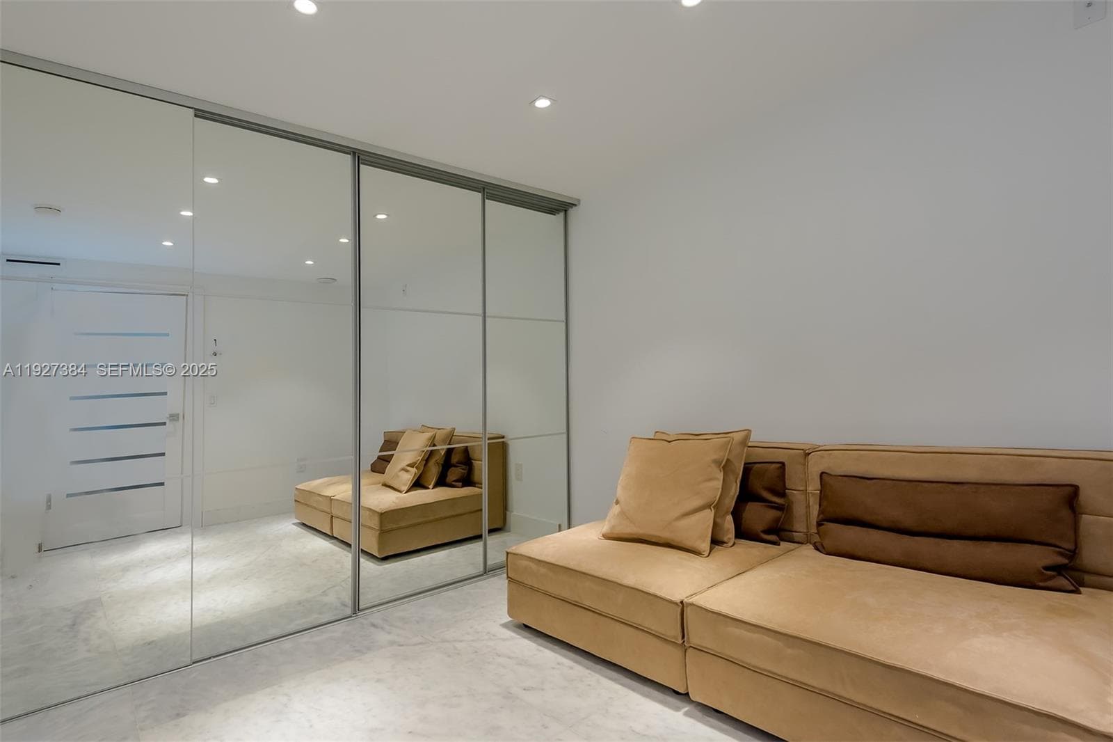 6423 Collins Ave 304 photo 10